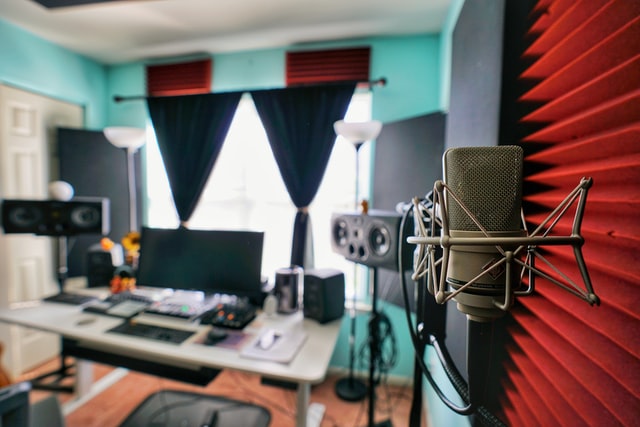 how to build a home studio on a budget feat img